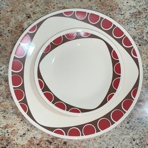 Corelle KITU Red and Brown Pattern Dish Set